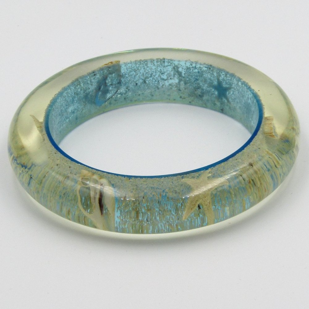 Nautical Lucite starfish shell bracelet bangle